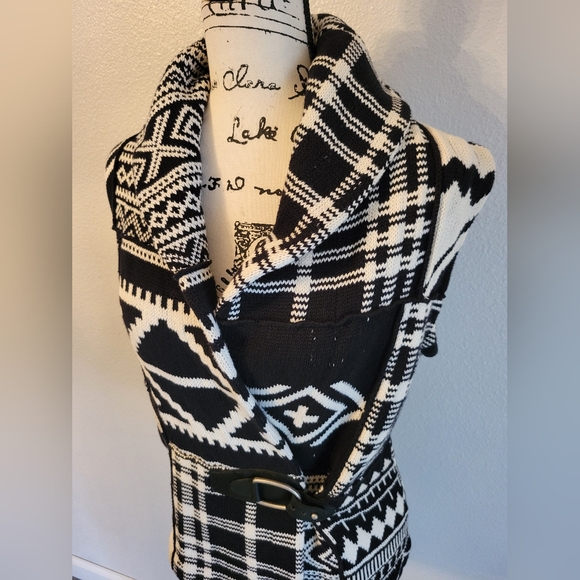 Lauren Ralph Lauren Sweater Vest Southwestern Size Petite Medium - Picture 3 of 12